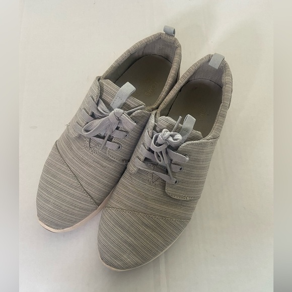 Toms Cabrillo women's size 10 canvas lightweight comfort sneakers EUC - Picture 10 of 10